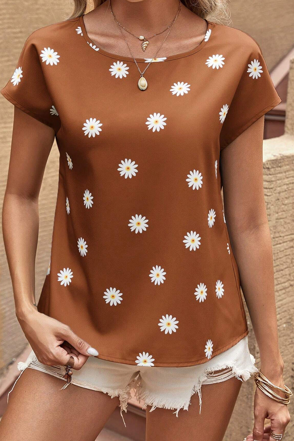 Daisy Printed Round Neck Short Sleeve Blouse